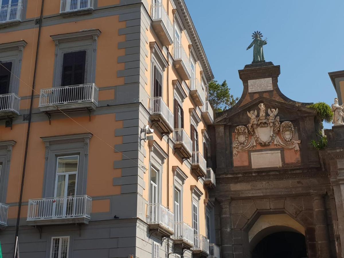 Apartment Piazza Dante 22