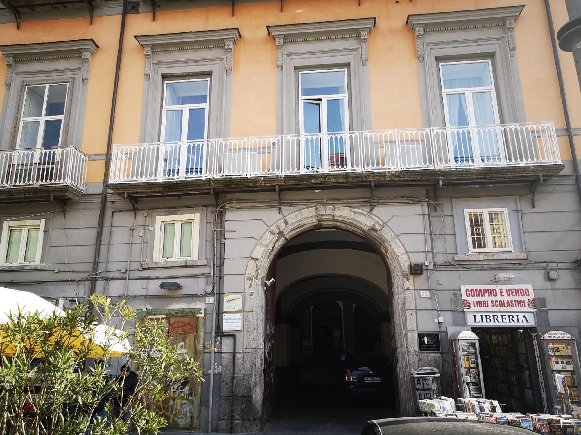Piazza Dante 22 Apartment